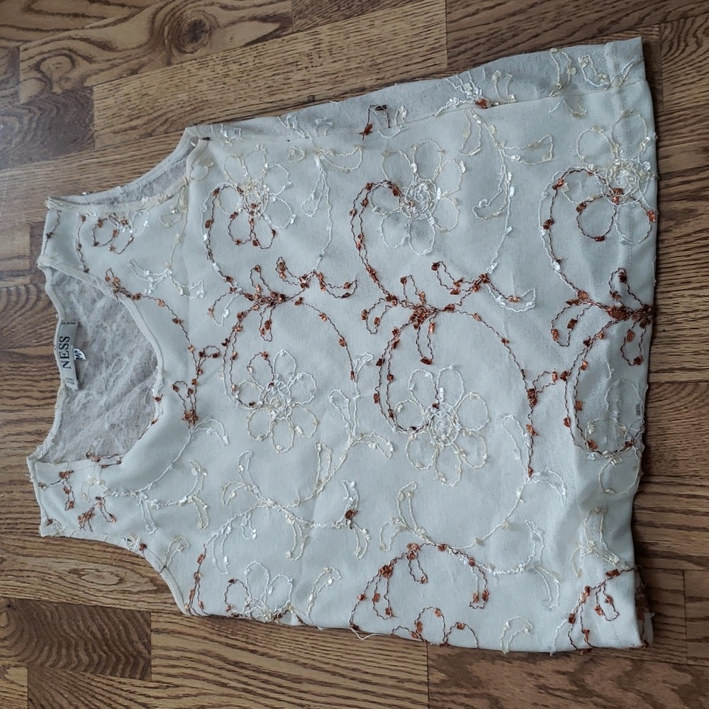 (M) Ness Made in Canada Embroidered Floral Cottagecore Bohemian Textured